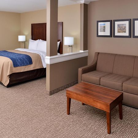 Comfort Inn & Suites Mandan - Bismarck Room photo
