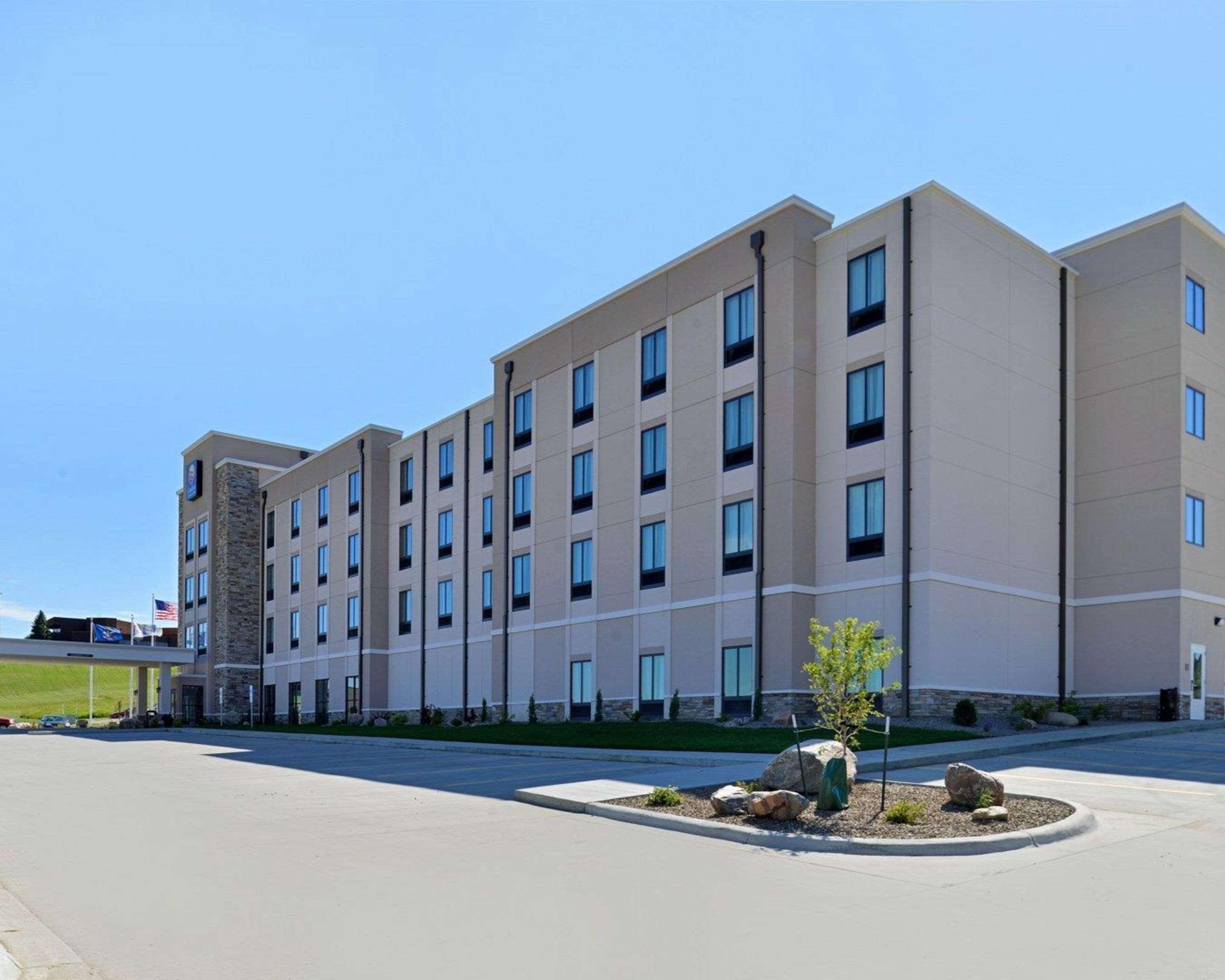 Comfort Inn & Suites Mandan - Bismarck Exterior photo