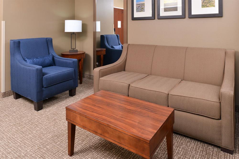 Comfort Inn & Suites Mandan - Bismarck Exterior photo